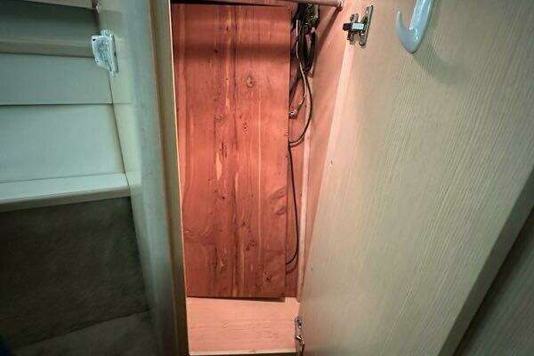 1996 Tiara Yachts 43