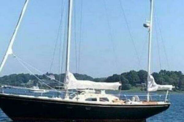 45-ft-Fastnet-1972-Le Comte-Black Seal-deep river Connecticut United States yacht for sale