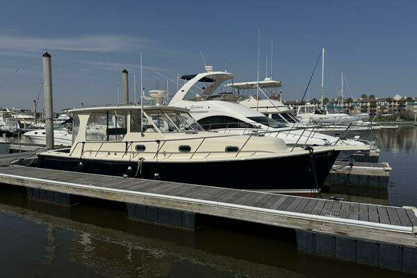 Photo of the 2008 Mainship 34 Pilot Hardtop "Rohelga"