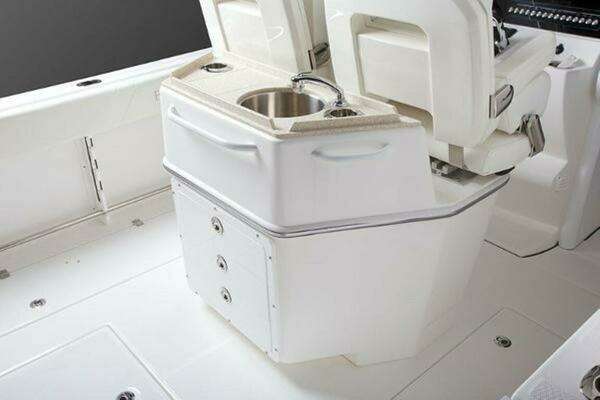 Photo of the 2025 Edgewater 262CC