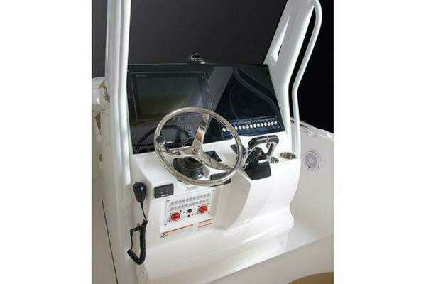 Photo of the 2025 Edgewater 262CC