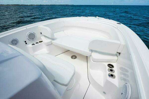 Photo of the 2025 Edgewater 285CC