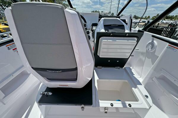 25ft Axopar Yacht For Sale 25ft Axopar Yacht For Sale