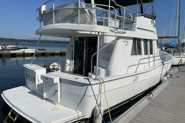 Photo of the 2000 Mainship 390 "RECOVERY"