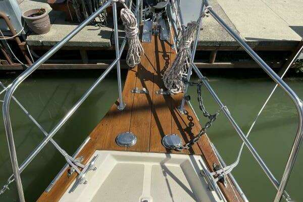 Photo of the 1992 Island Packet 