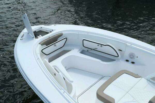 Photo of the 2025 Edgewater 370CC