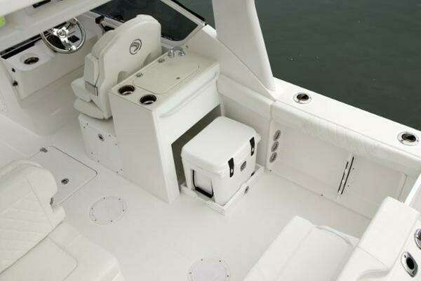 Photo of the 2025 Edgewater 230CX