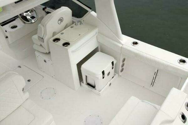 Photo of the 2025 Edgewater 230CX