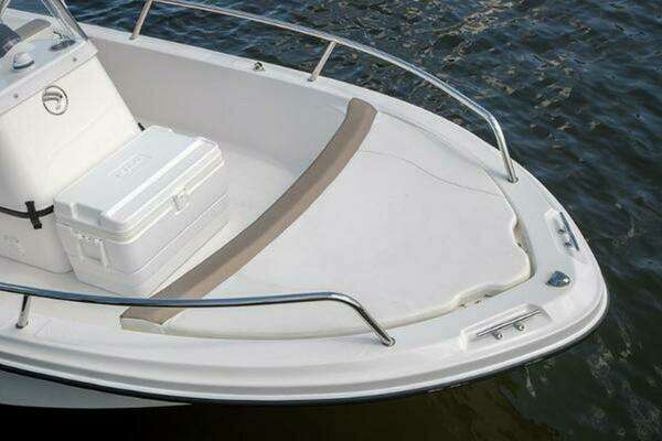 Photo of the 2025 Edgewater 158CS