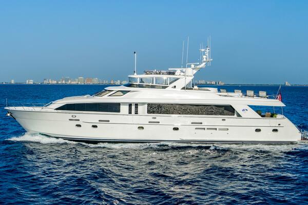 2005 Hatteras 100 Motor Yacht