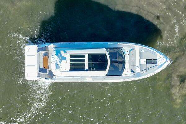 2020 Cruisers Yachts 60