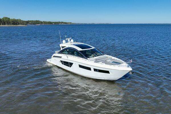 2020 Cruisers Yachts 60