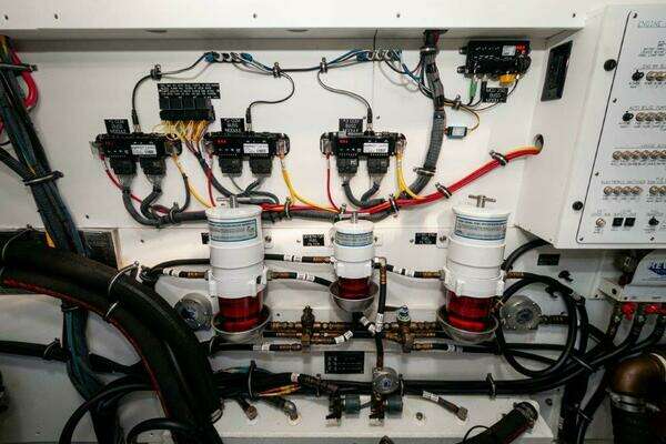 2020 Cruisers Yachts 60