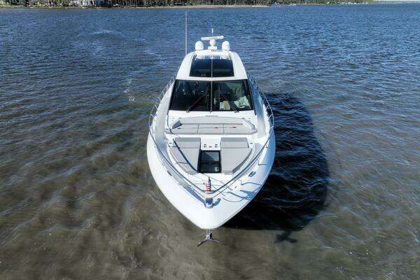 2020 Cruisers Yachts 60