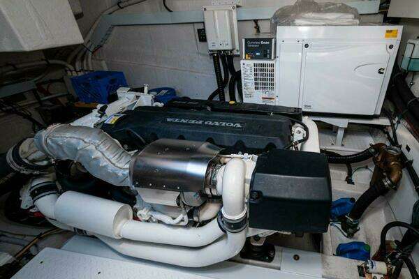 2020 Cruisers Yachts 60