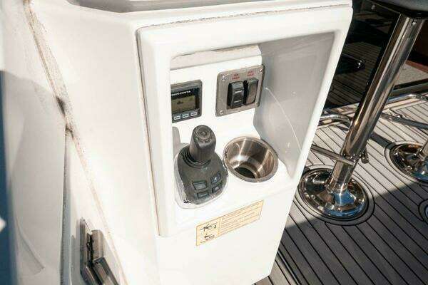 2020 Cruisers Yachts 60