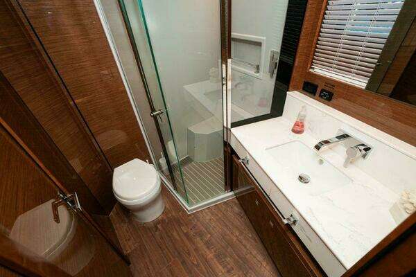 2020 Cruisers Yachts 60