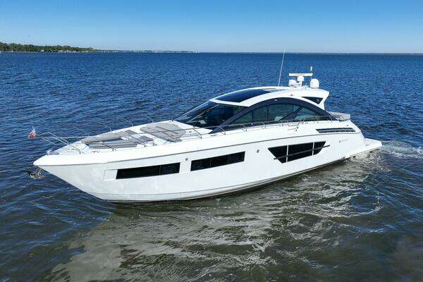 2020 Cruisers Yachts 60