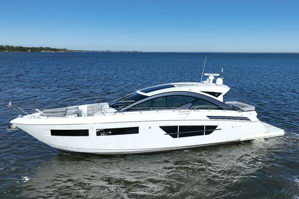 2020 Cruisers Yachts 60