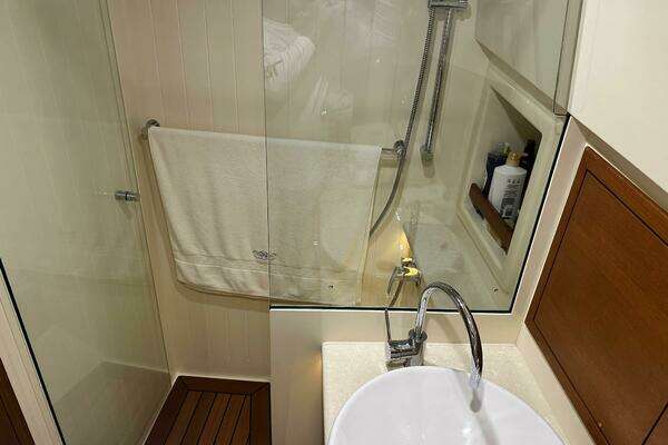 2017 Palm Beach Motor Yachts 42