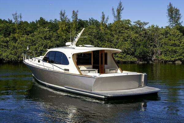 2017 Palm Beach Motor Yachts 42
