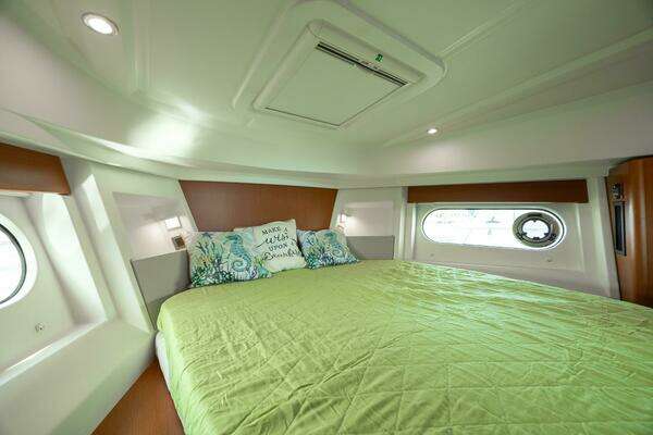 Beneteau Swift Trawler 30 Yacht For Sale