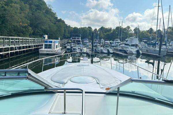 Photo of the 1997 Cruisers Yachts 4270 Esprit "INTREPID"