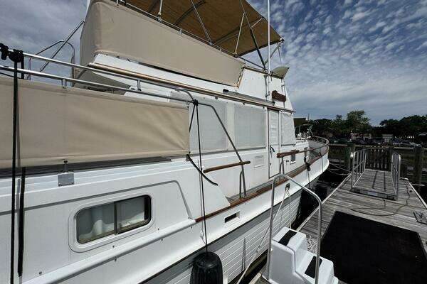 Photo of the 1989 Grand Banks 42 Motor Yacht "Carolina Breeze"