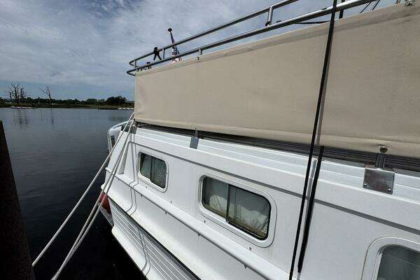 Photo of the 1989 Grand Banks 42 Motor Yacht "Carolina Breeze"