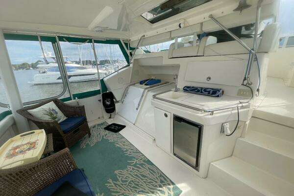 Photo of the 2002 Silverton 392MY "Scott Free & Gigi Too"