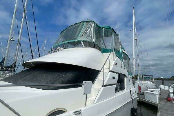 Photo of the 2002 Silverton 392MY "Scott Free & Gigi Too"