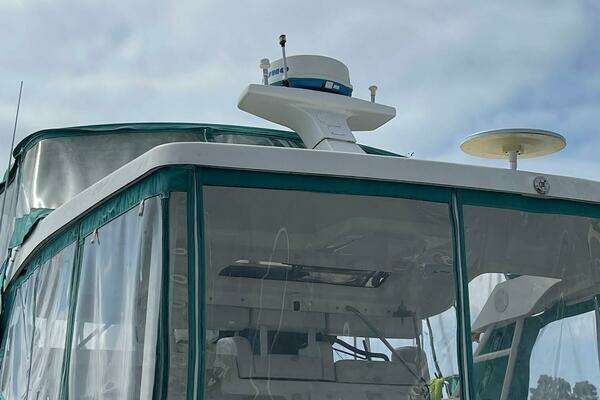 Photo of the 2002 Silverton 392MY "Scott Free & Gigi Too"