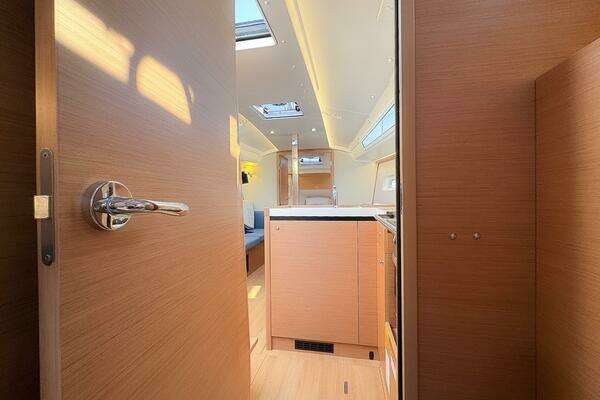 Jeanneau Sun Odyssey 350 #26 Yacht For Sale