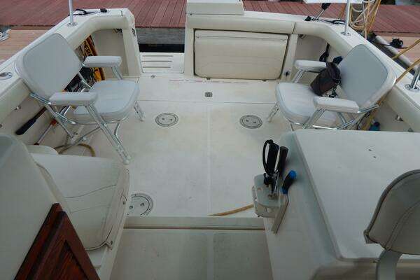 Photo of the 1998 Pursuit 3000 Express "Fish'n Fools"