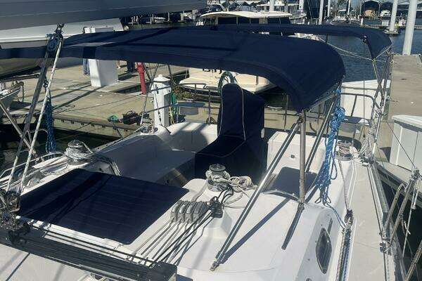 Catalina 385 Yacht For Sale