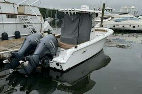Photo of the 2022 Sea Hunt 265 Ultra