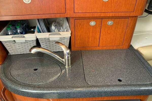 Sea Pearl 30ft Boston Whaler Yacht For Sale