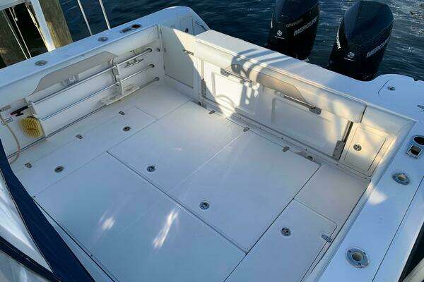 Sea Pearl 30ft Boston Whaler Yacht For Sale