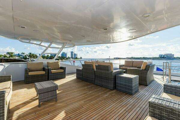 2009 Crystal Yachts 117