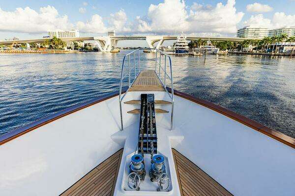 2009 Crystal Yachts 117