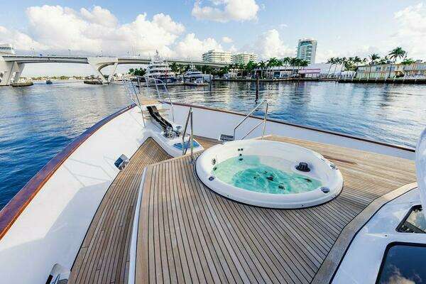 2009 Crystal Yachts 117