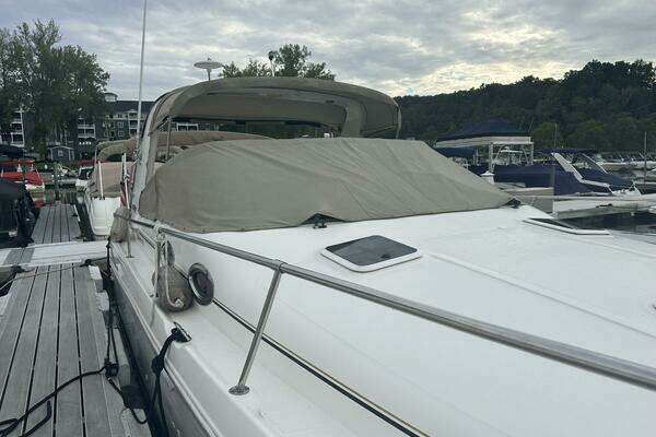 Photo of the 2000 Sea Ray 290 "Dirty Dancer"