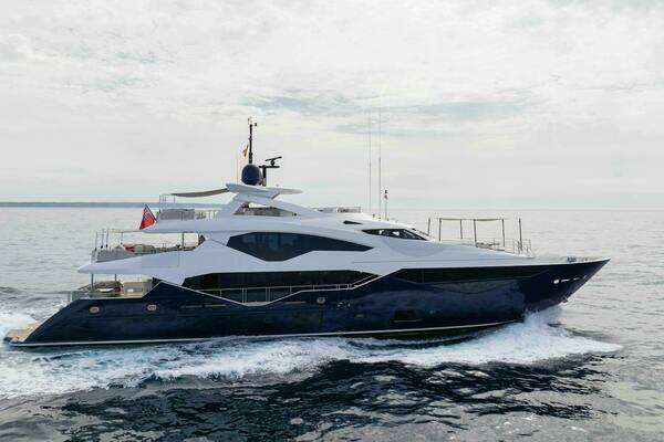 Photo of the 2016 Sunseeker Sunseeker 131 Yacht "AROHA"