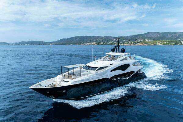 Photo of the 2016 Sunseeker Sunseeker 131 Yacht "AROHA"