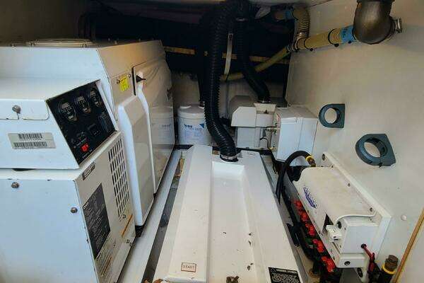 2006 Viking Sport Cruisers 61