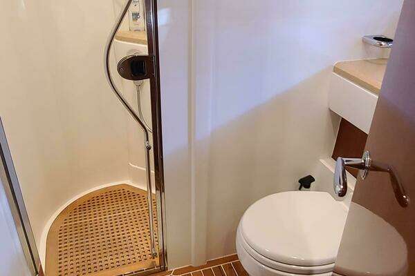 2006 Viking Sport Cruisers 61