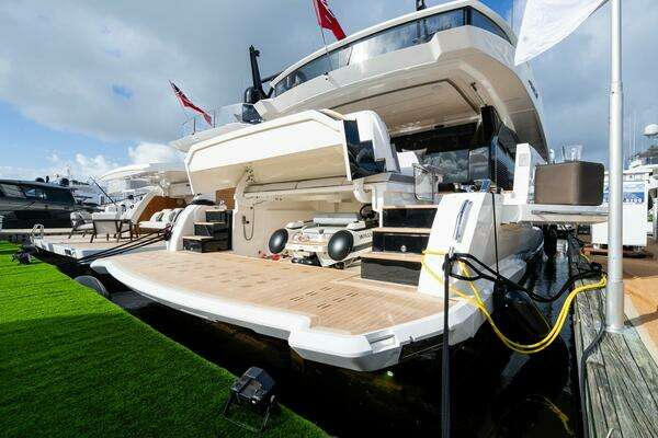 Pearl 82 Yacht For Sale