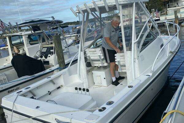 Photo of the 1999 Bayliner 2052 Trophy