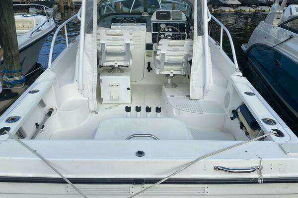 Photo of the 1999 Bayliner 2052 Trophy