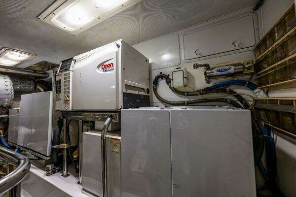 SOUND ENDEAVOR 80ft Northern Marine Yacht For Sale
